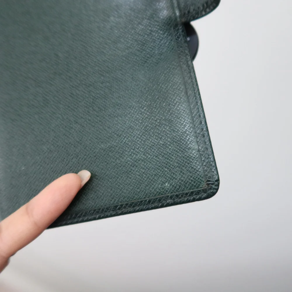 Louis Vuitton Taiga Medium Ring Agenda Cover Épicéa Green
